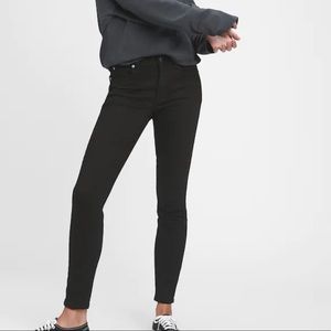 GAP Curvy True Skinny 32S Black Jeans